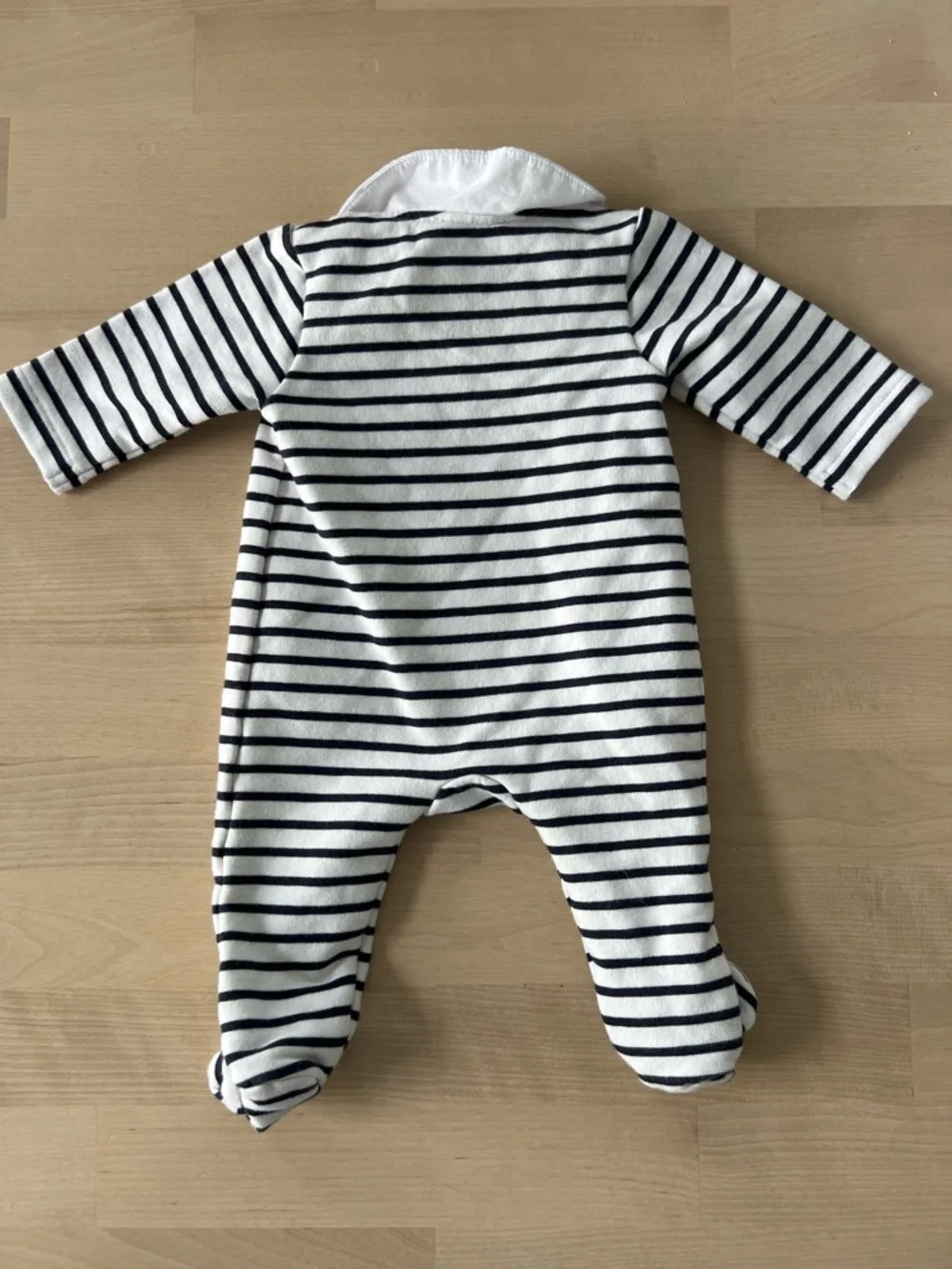 Jacadi Paris Newborn Collared Onesie Snaps Black and White Stripes 0months 50cm